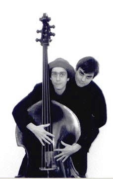 Zen für 2 Männer und 1 Kontrabaß